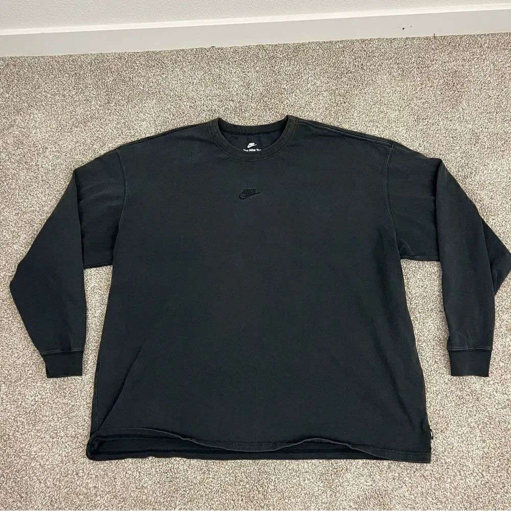 Heavyweight Nike long sleeve tee center logo men’s XXL